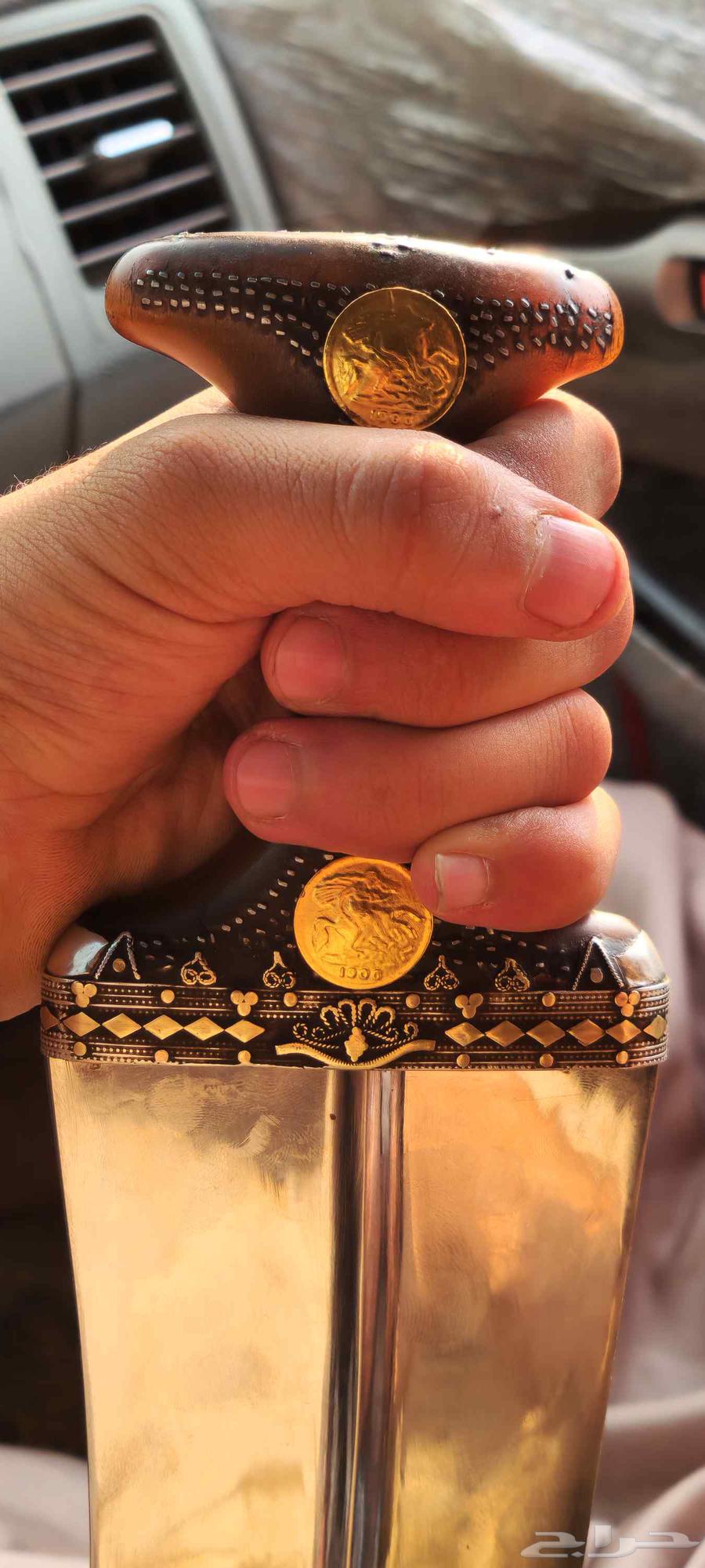 An old, clean Sana'a giraffe dagger64463723804931114