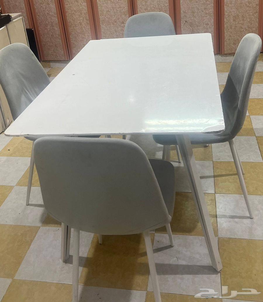 طاوله نظيفه قواعد حديد مع 4 كراس ب 300 ريال64464336878978113