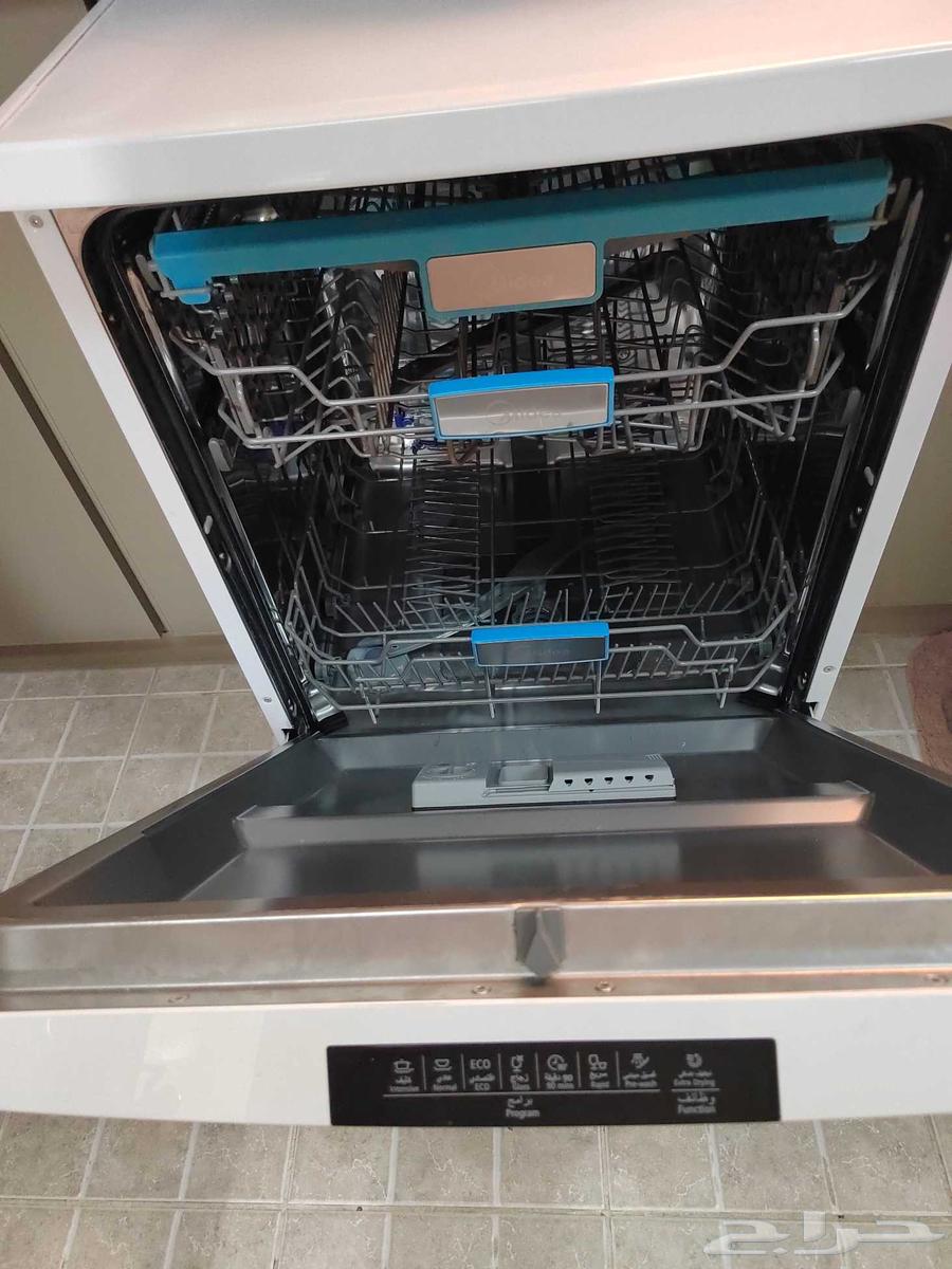 للبيع غسالة صحون ميديا استعمال خفيف...64460625201027110