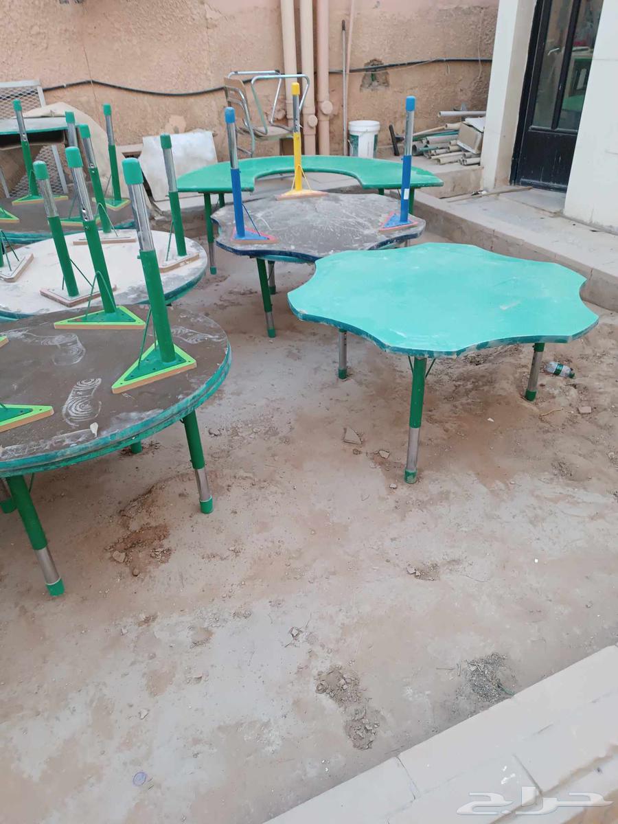 School tables and chairs64457925880065111
