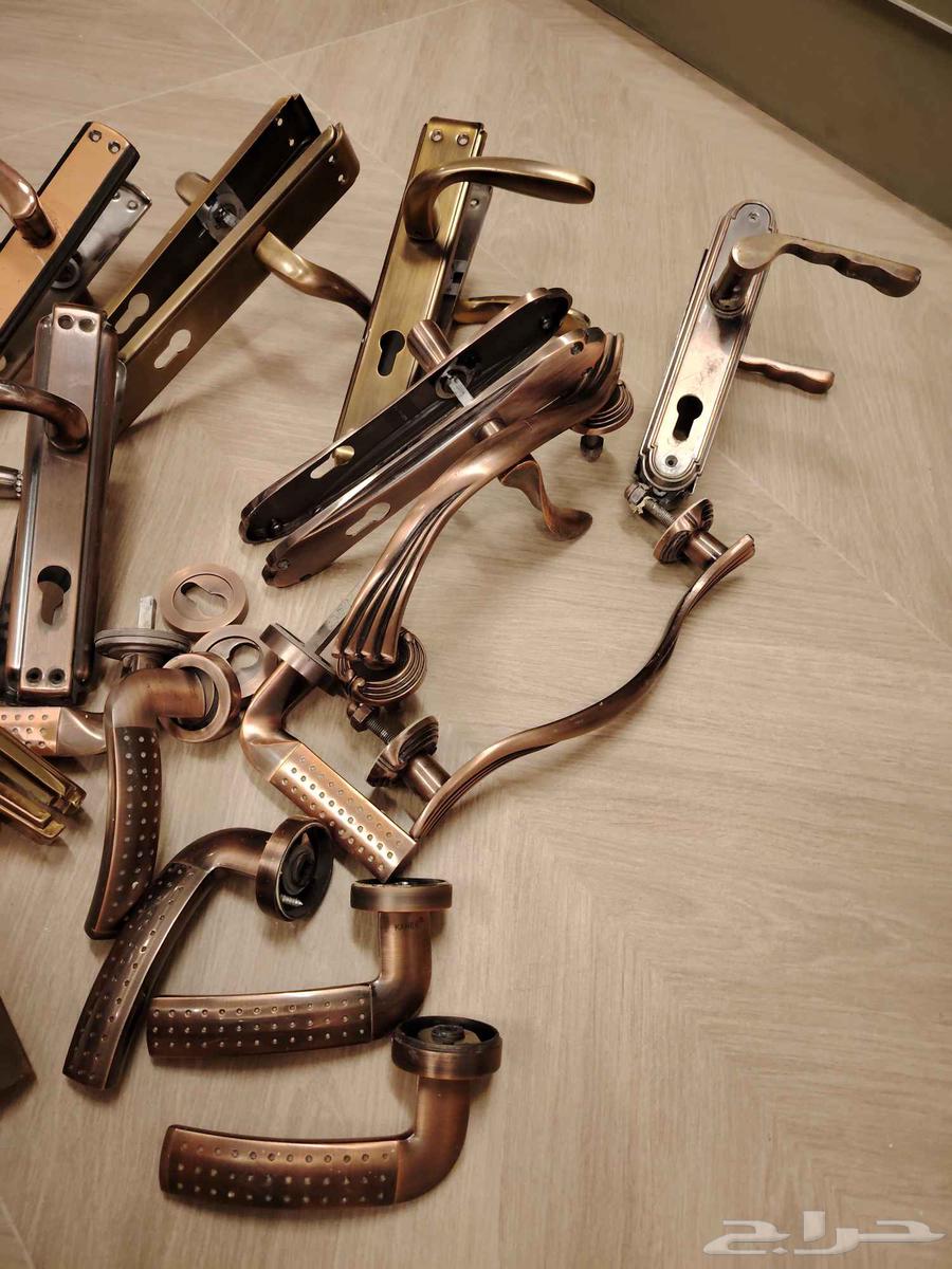 طاولات وكوالين ونجف صغير64422150704129114