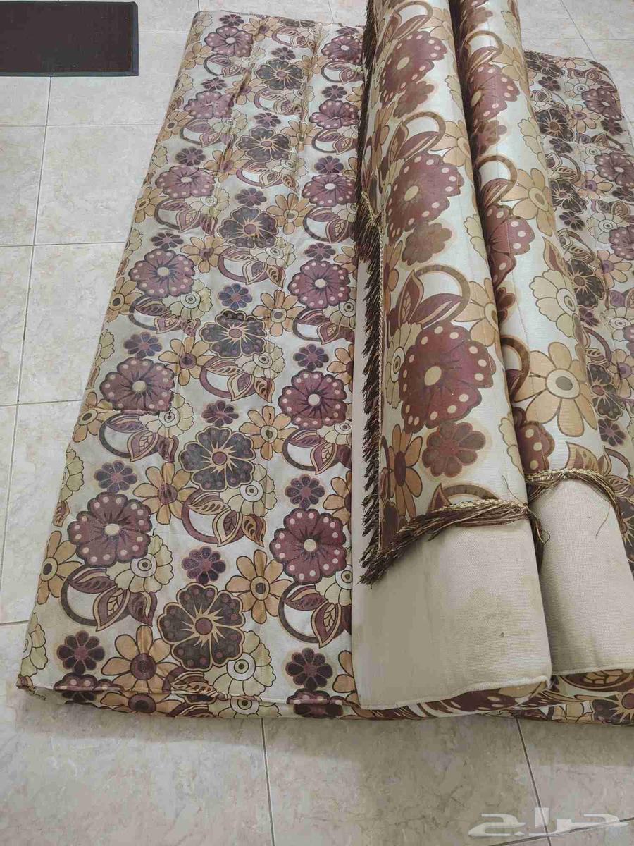 Two floor sofas together with adhesive back, price 70 riyals includes everything64463627882370110