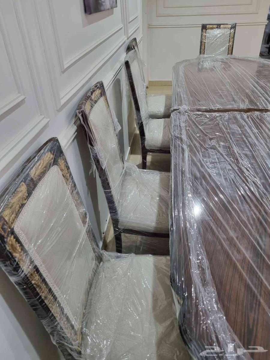 For sale used dining set with 9 chairs, table length 380 and width 12064461705150849110