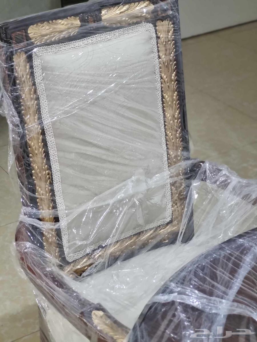 For sale used dining set with 9 chairs, table length 380 and width 12064461705150849112