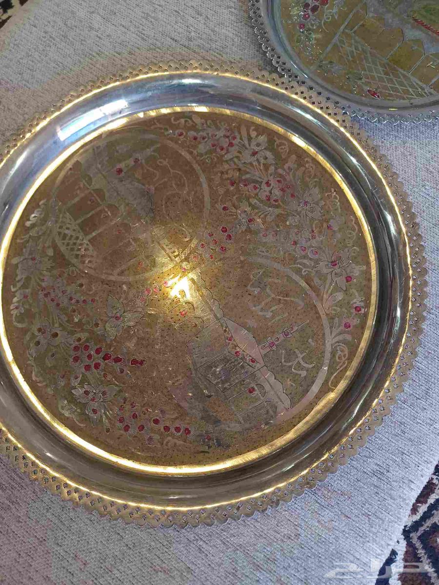 Hello, peace be upon you and old trays with depictions of Mecca and Medina and the menu64460843910403111