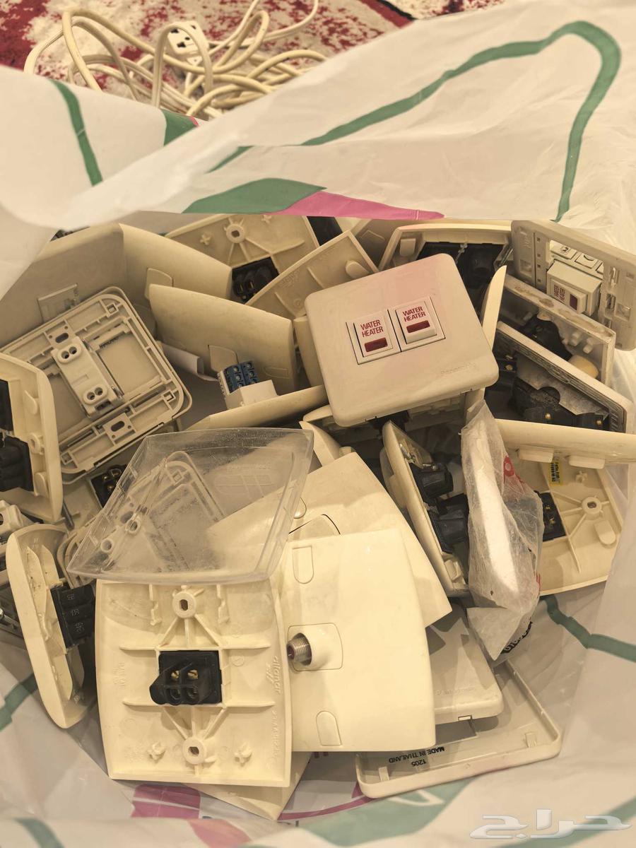 للبيع مواد كهرب وسباكه64457925856002113