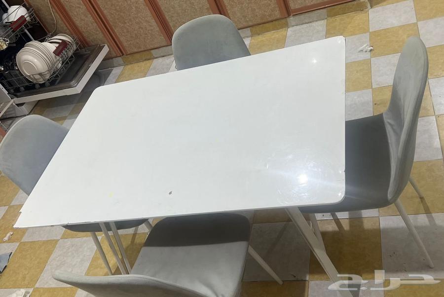طاوله نظيفه قواعد حديد مع 4 كراس ب 300 ريال64464336878978112