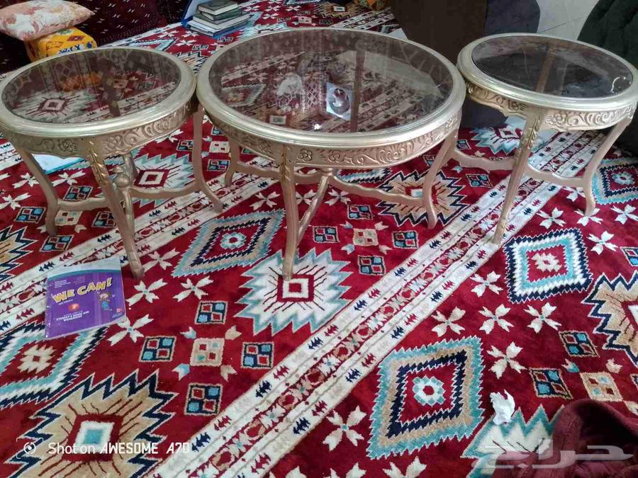 I have cushions with the mat with the tables with the cushions64459898963203112