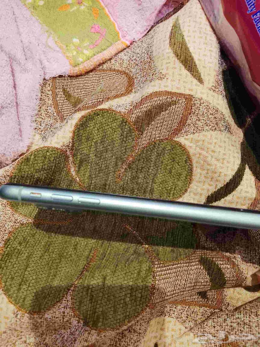 iPhone 1164463390352514111