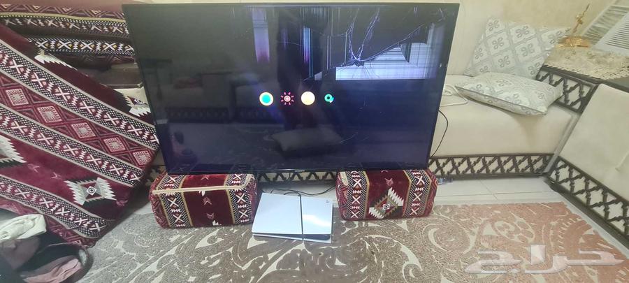 55-inch Sky Worth screen broken with 2 original remotes64458214856834111