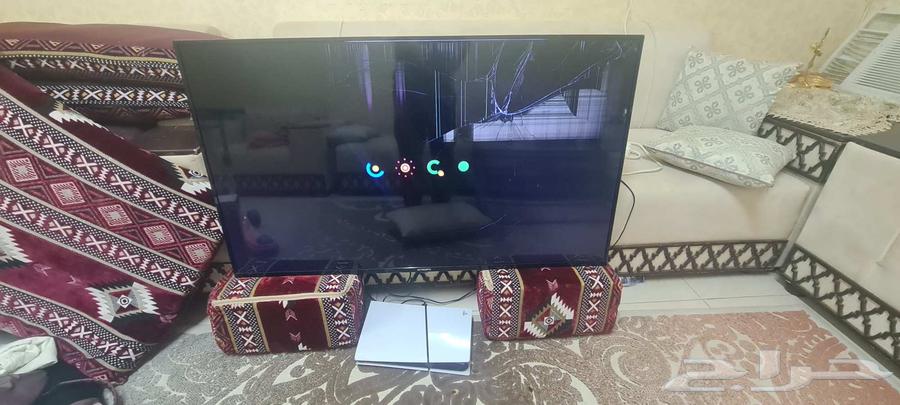 55-inch Sky Worth screen broken with 2 original remotes64458214856834113