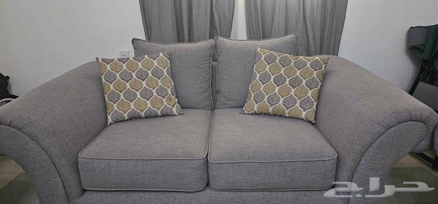 Sofa for sale.. contact via WhatsApp only64461035566723111