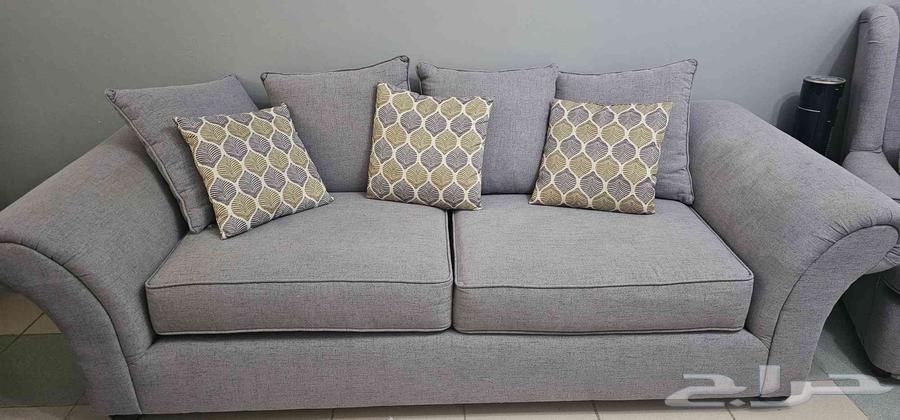 Sofa for sale.. contact via WhatsApp only64461035566723113