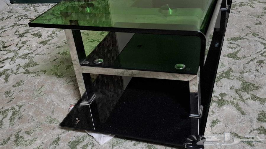 طاولة قزاز سميك مع قاعدة حديدية64464336841091113