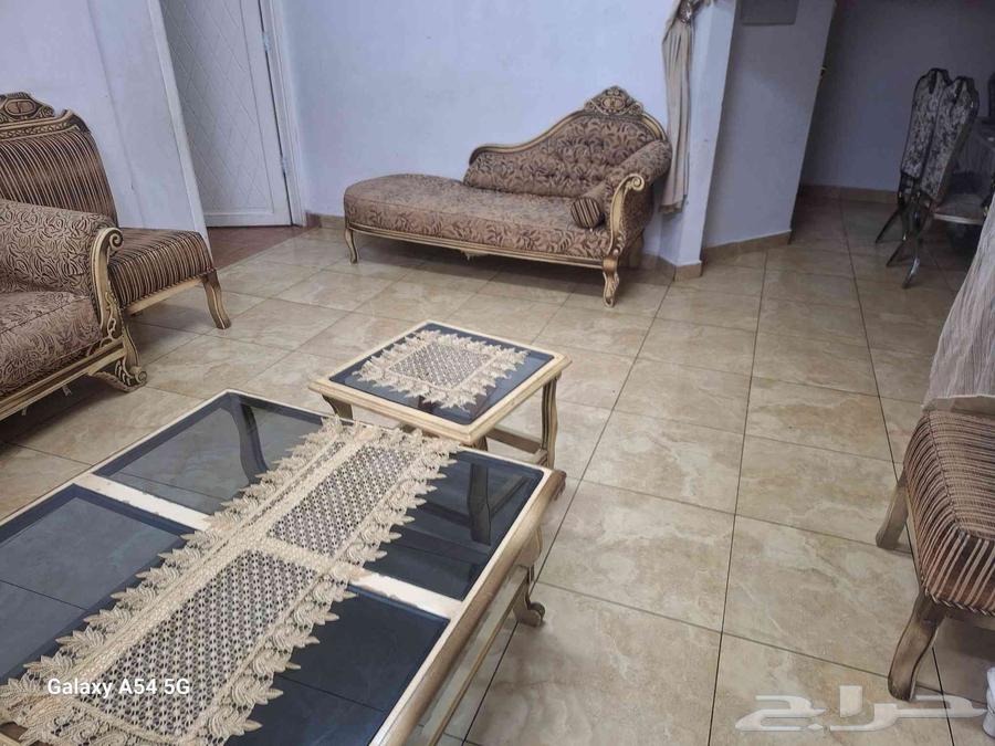 Seating with tables64461104117507113