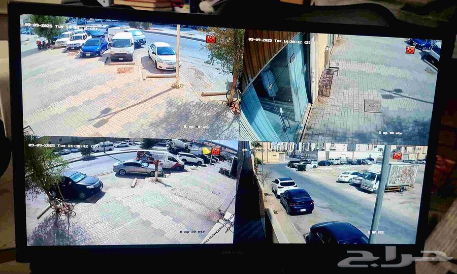 Offering 3 computer monitors at a surprising price64462145018243111