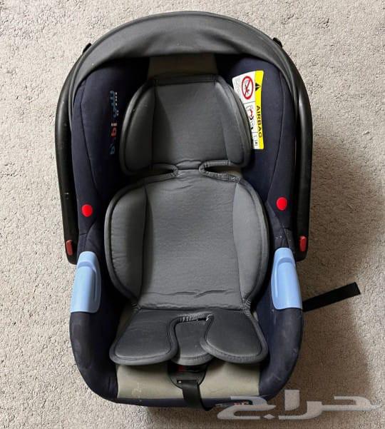 Clean and intact 2-in-1 children's bed, both for 300 SAR negotiable64457871149186111