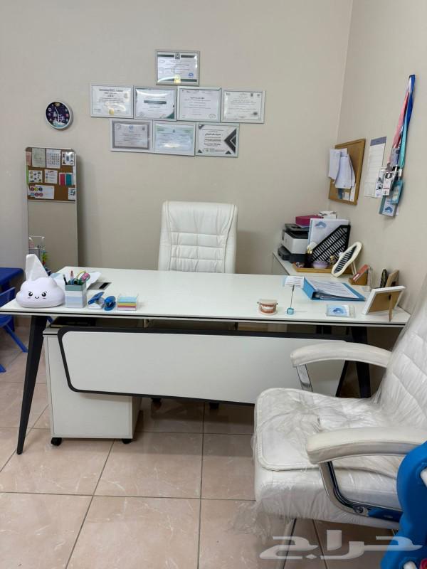 مكتب مكون من 5 قطع فخم ونظيف64460229339010114