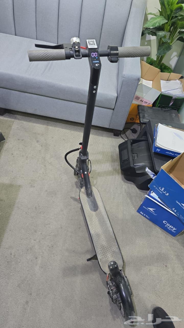 New scooter speed 25 used for one month, tires changed to rocky battery64461323906562113