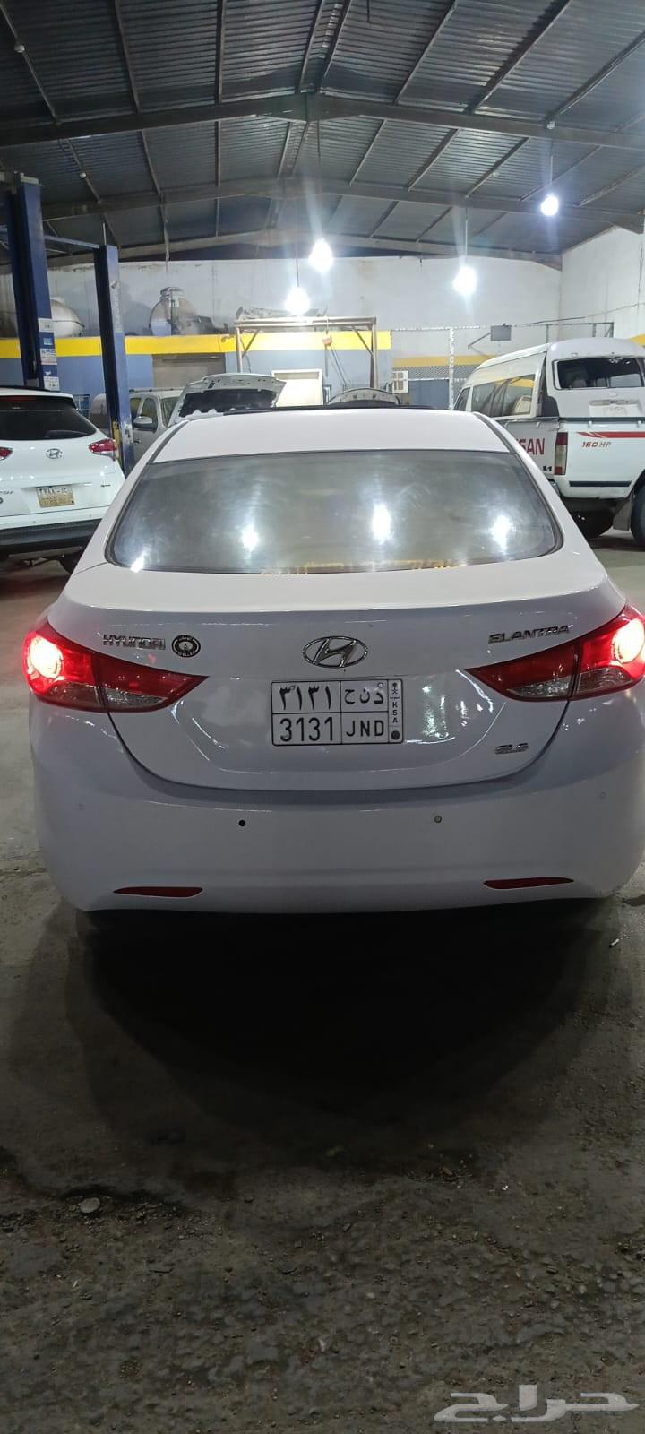 النترا فل كامل ممشئ 320 حالت المكينة والقير ممتازة فيها رف64623640064258114