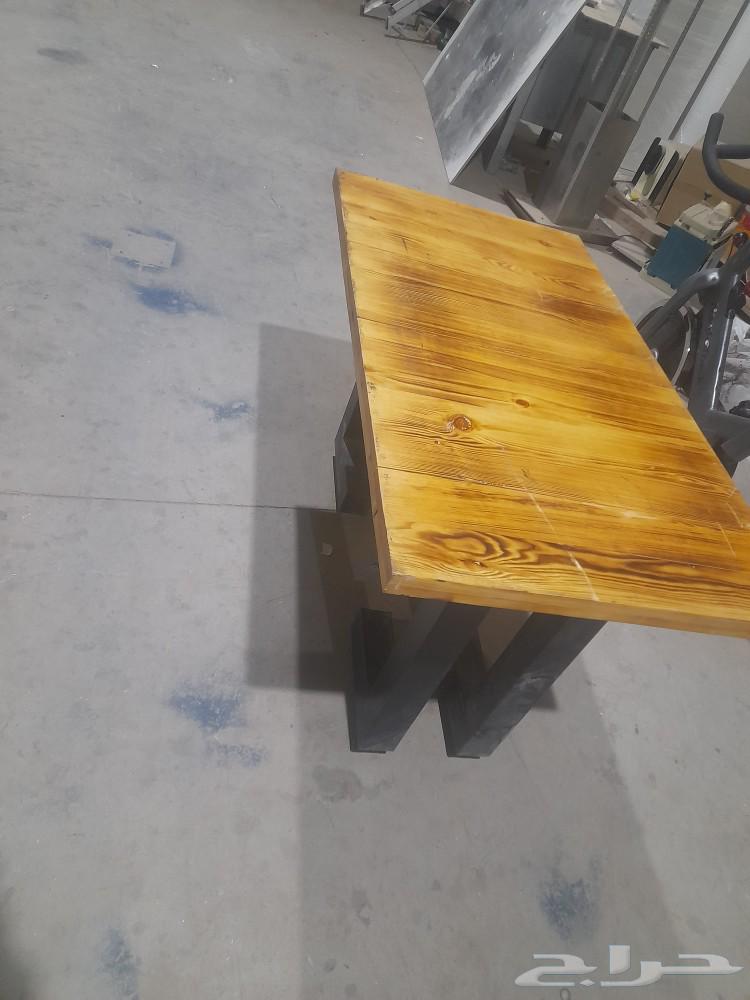 Large and small restaurant tables64463251454466113