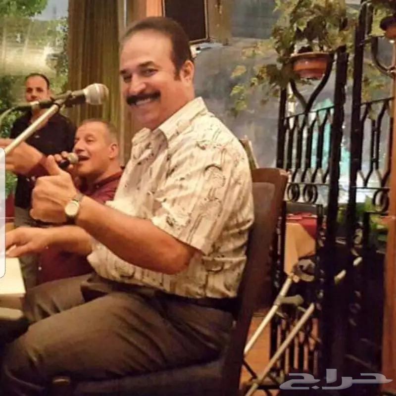 عازف بيانو64463930930690113