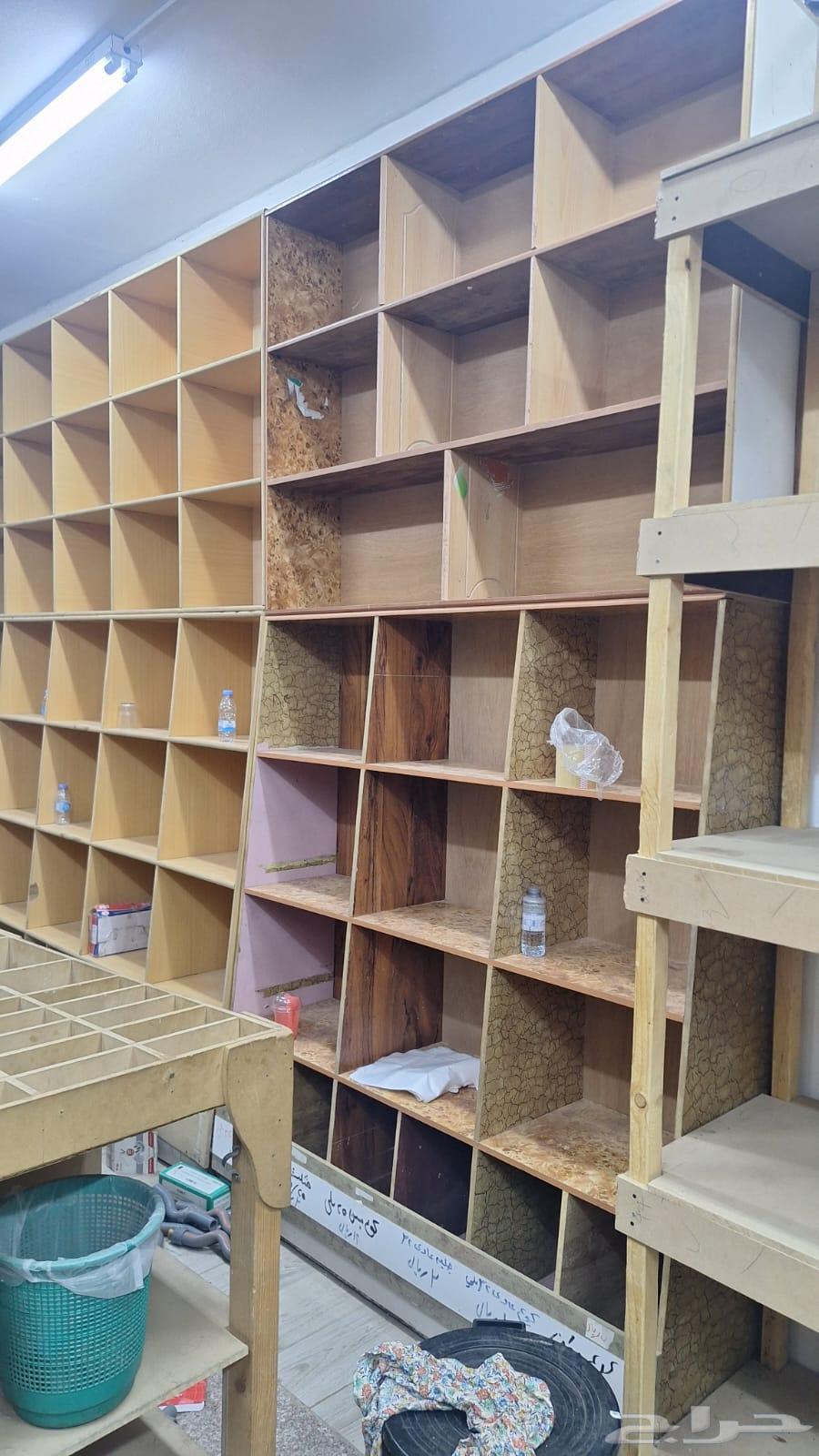 رفوف خشبية للبيع خشب جيد وجديد64457888874626110