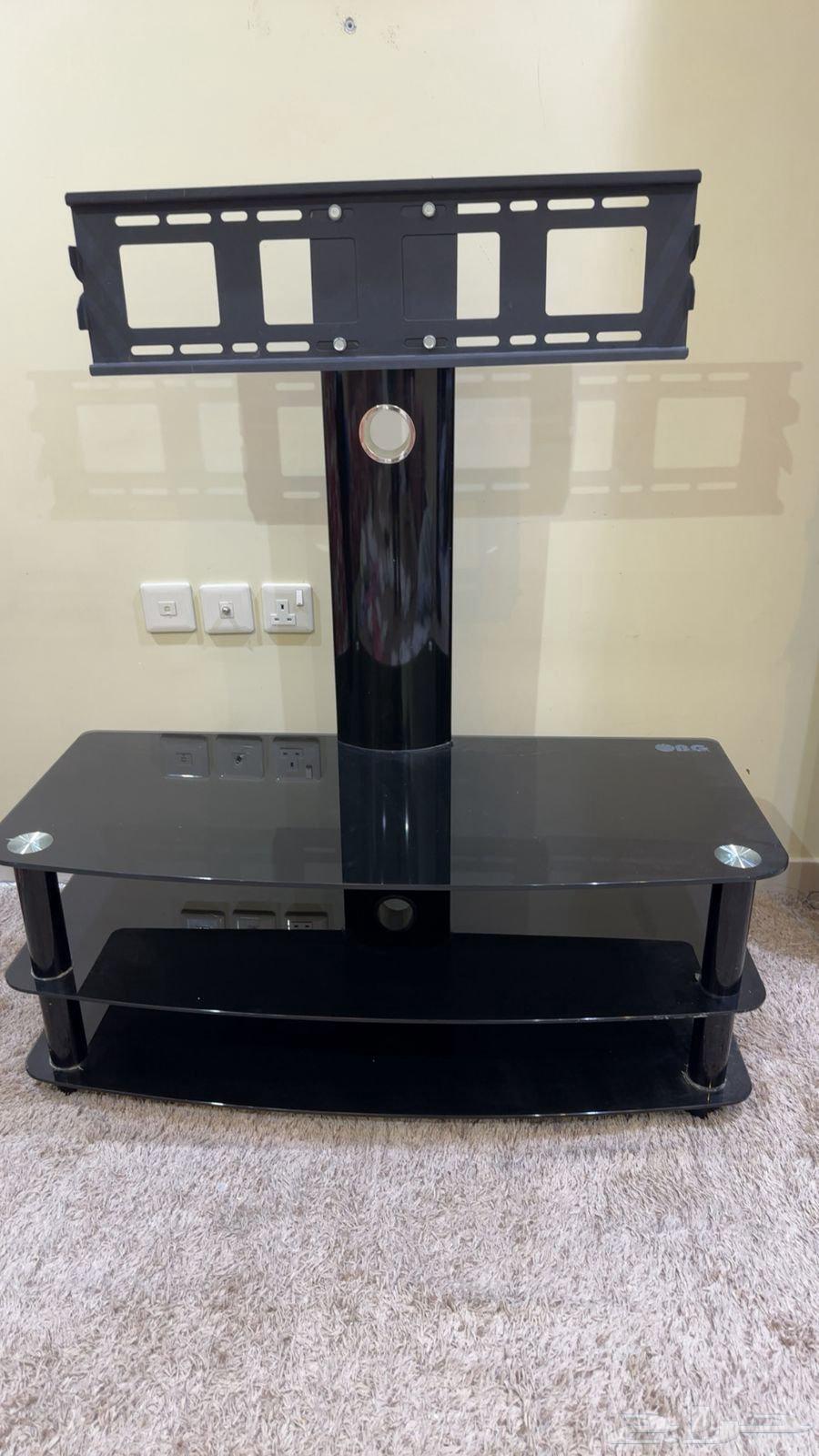 طاولة تلفزيون للبيع مستعمله نظيفه64463348296963110