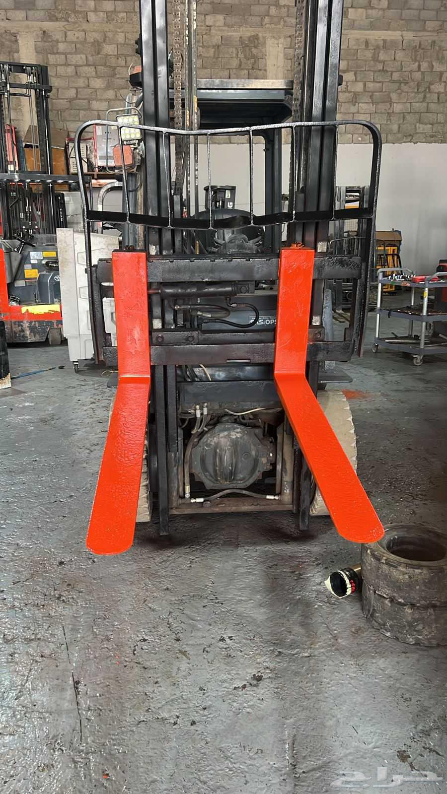 رافعه شوكية تويوتا 2ونص طن بحاله ممتازة64623442223617112