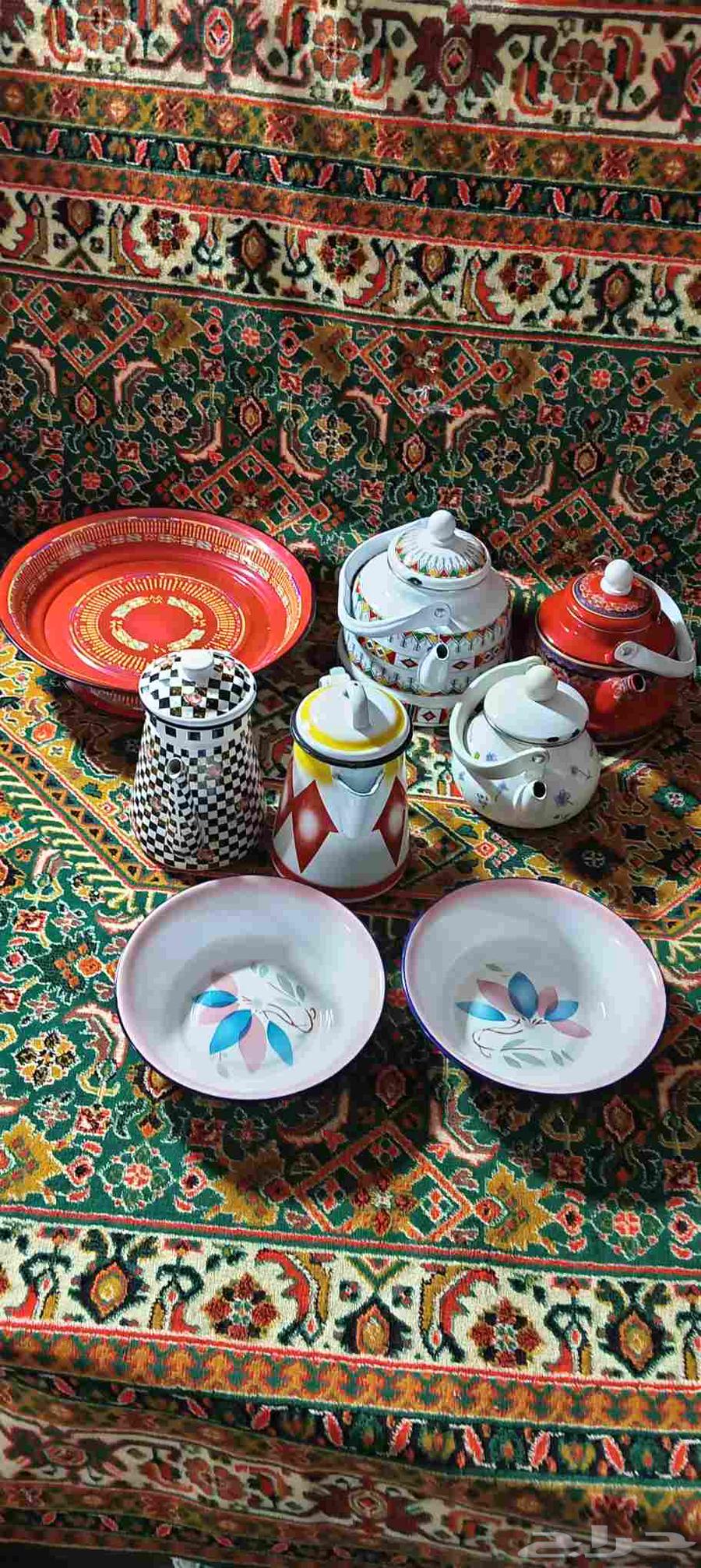 Ghedar pots, jugs, trays, and plates64462828139265110