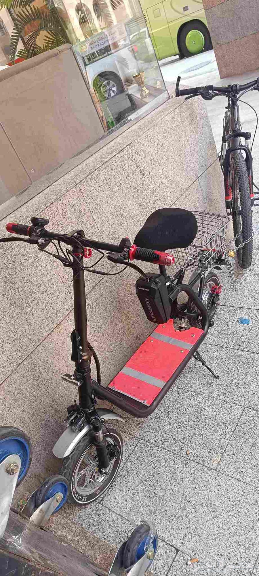 اسكوتر أبو سله للبيع استخدام فترة بسيط كل شيء تمام64461718866178112