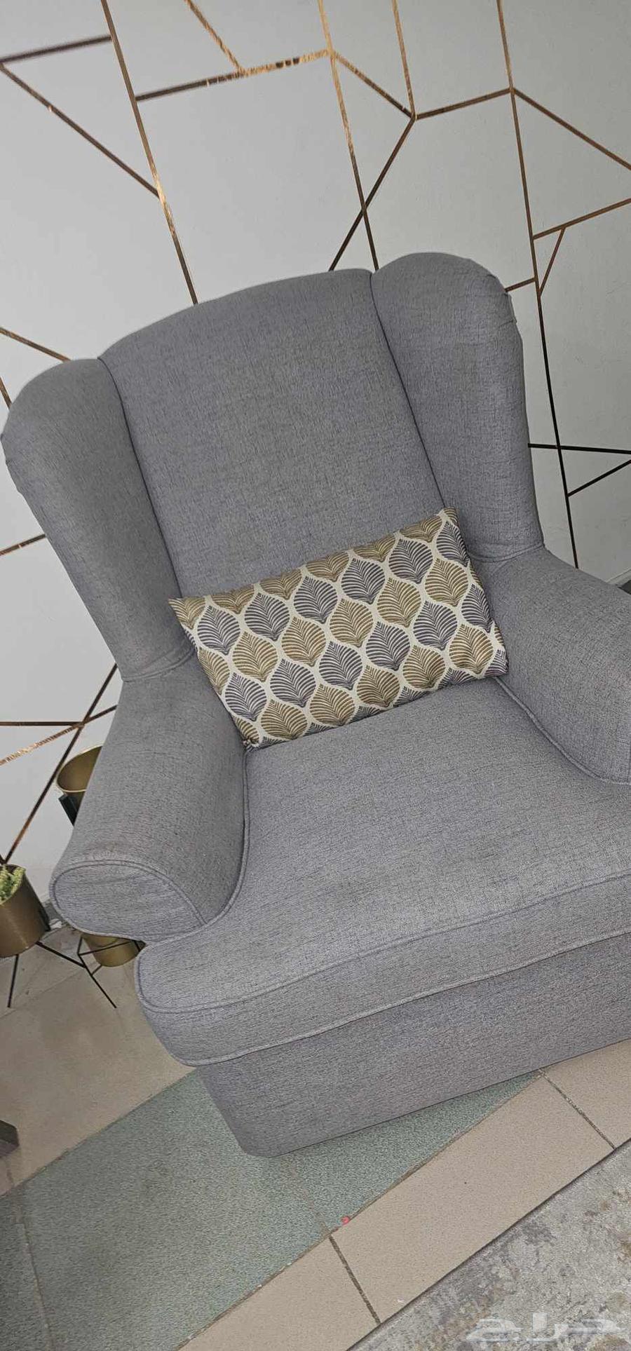 Sofa for sale.. contact via WhatsApp only64461035566723110