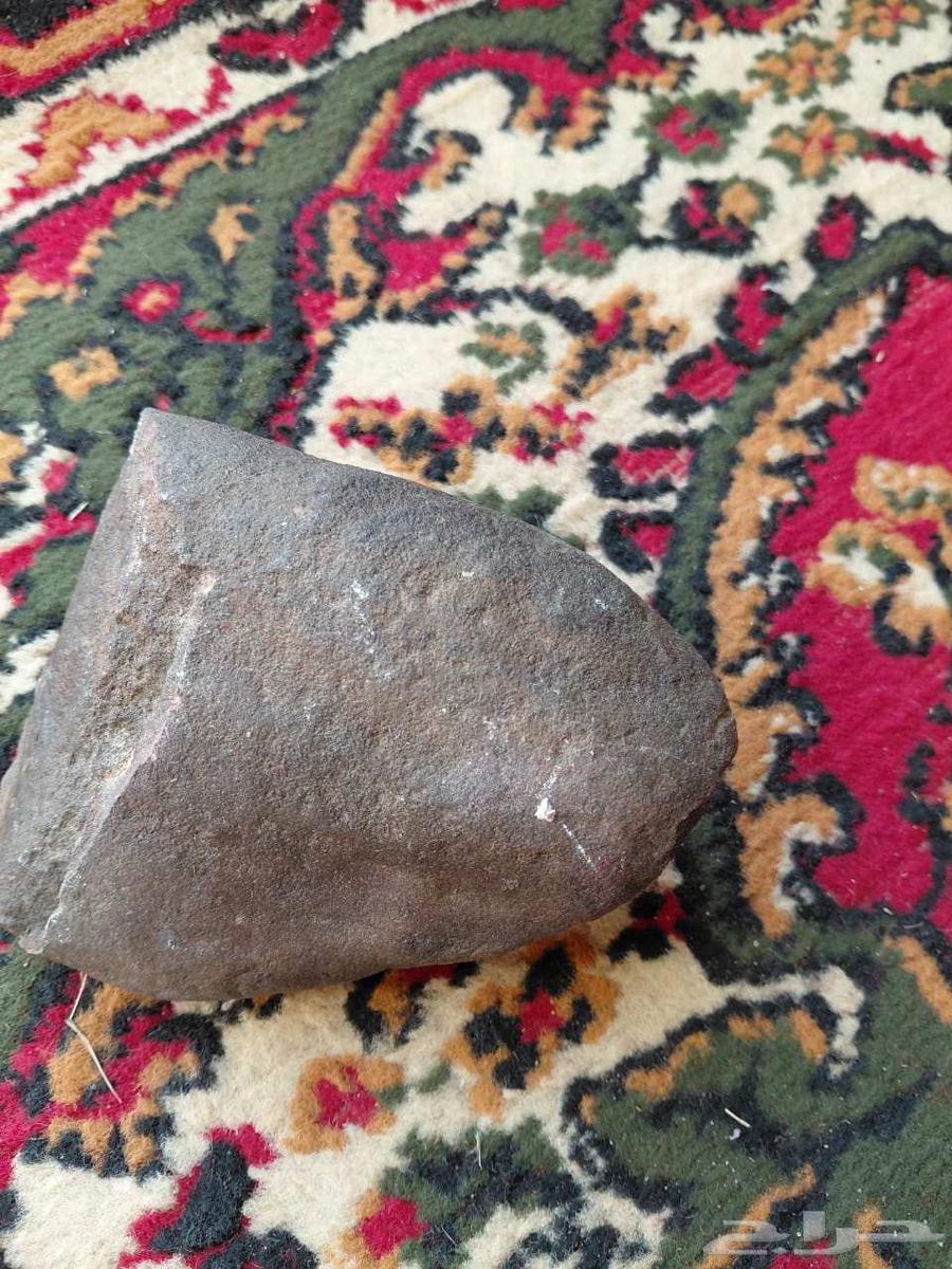 صخور نيازك أو صخور بركانية للبيع64459682722947110