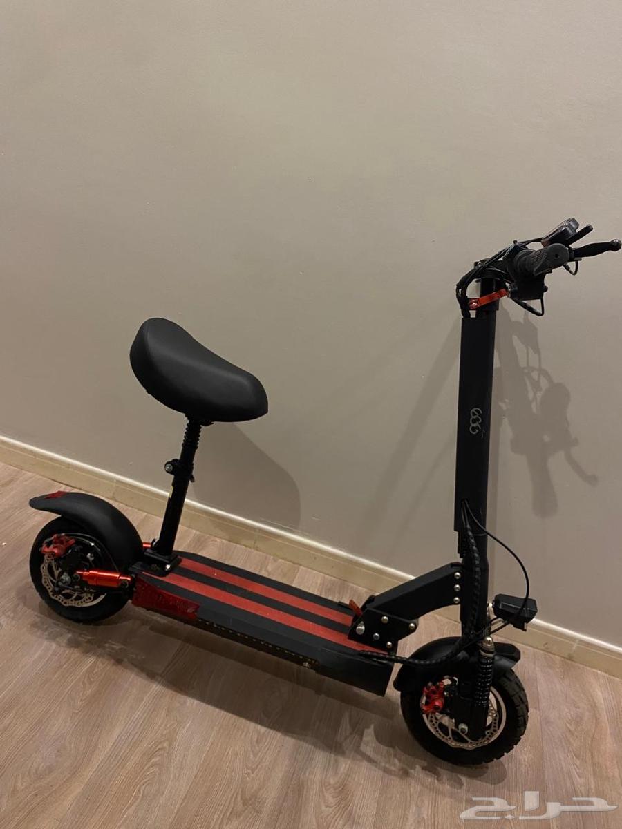 سكوتر كهربائي مع كرسي قابل للطي64463237845633110