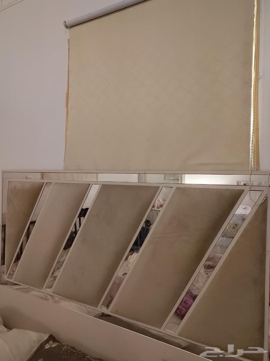 Used clean bedroom No tables with the bed index